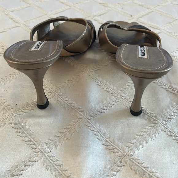 Manolo Blahnik metallic heels - Picture 4 of 6